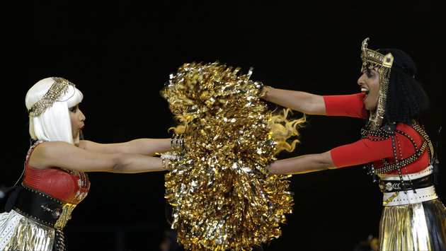 nicki-minaj-left-and-mia-perform-during-halftime-of-the-nfl-super-bowl-xlvi-football-game-in-indianapolis