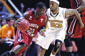 The transition from the football field to basketball court has been a smooth one for South Carolina’s Bruce Ellington, who’s averaging 10.7 points heading into today’s game against Arkansas.