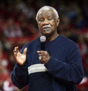 Former Coach Nolan Richardson praised Mike Anderson for what he is doing at Arkansas, especially the 17-0 home record. 