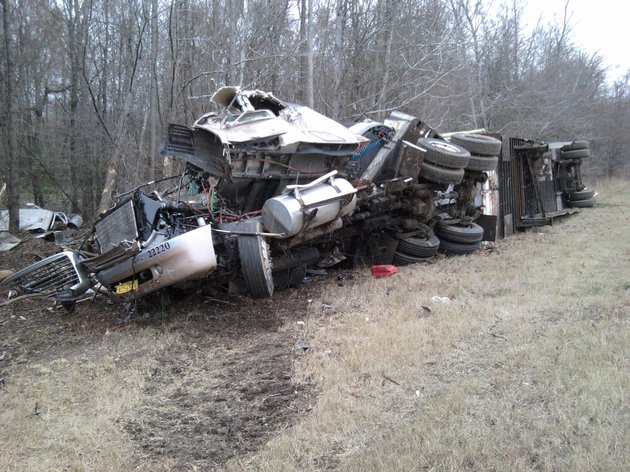 a-truck-has-had-an-accident-on-interstate-40-near-the-kerr-road-exit-monday-morning
