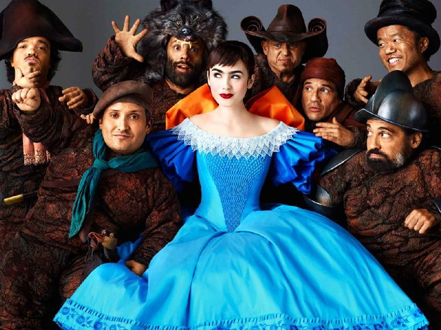 say-hello-to-snow-white-lilly-collins-and-her-little-friends-in-mirror-mirror-tarsem-singhs-reimagining-of-the-grimm-brothers-fairy-tale