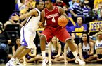 Former Arkansas forward Devonta Abron, who averaged 5.7 points while playing in 32 games last season, will transfer to TCU. 