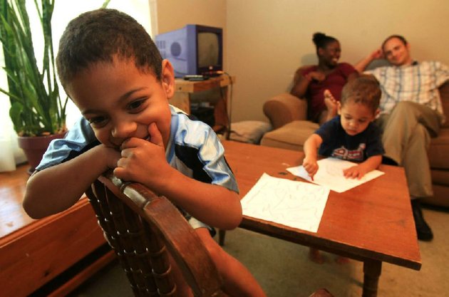 samuel-duncan-left-4-plays-at-home-wednesday-with-brother-benjamin-2-parents-jessi-and-braden-duncan-background-thought-they-had-samuels-school-picked-out-until-their-faith-complicated-their-plans