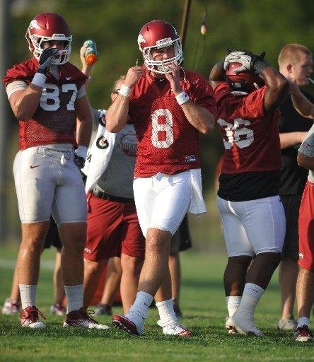 hogs football sports_011
