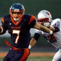 STAFF PHOTO JASON IVESTER -- Rogers Heritage junior running back Brandon Gates avoids a tackle from ...