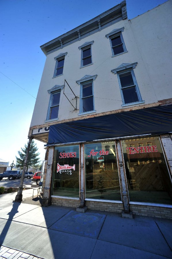 The old Dixieland shoe store ...