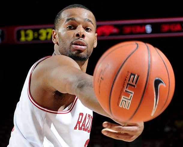 rickey-scott-and-the-razorbacks-will-play-the-first-of-two-games-in-las-vegas-on-friday