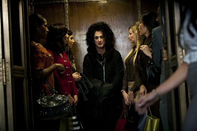 cheyenne-sean-penn-is-a-retired-goth-rocker-who-goes-in-search-of-the-nazi-concentration-camp-guard-who-abused-his-father-in-this-must-be-the-place