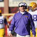 NWA Media/ANDY SHUPE -- LSU coach Les Miles speaks Friday, Nov. 23, 2012, on the sidelines during th...
