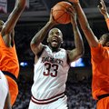 Marshawn Powell scored 19 points and had 7 rebounds in Arkansas' loss to Syracuse. 
