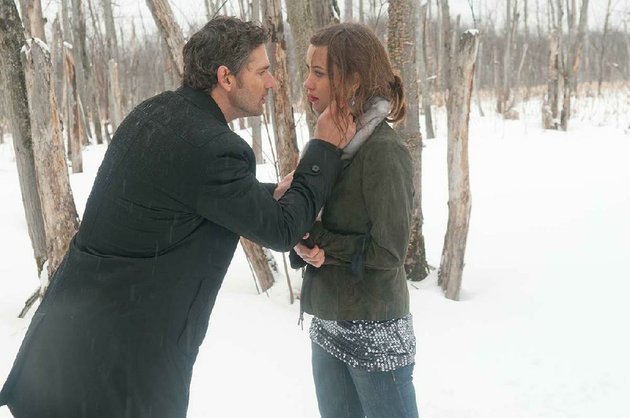 addison-eric-bana-and-liza-olivia-wilde-are-siblings-with-a-creepy-close-relationship-in-the-bloody-thriller-deadfall