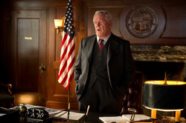 lapd-chief-william-h-parker-nick-nolte-recruits-a-special-team-of-officers-to-go-after-crime-boss-mickey-cohen-in-ruben-fleischers-gangster-squad
