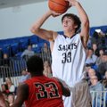 Darian Harris, right, of Shiloh Christian shoots over Deven Simms of Clarksville on Friday in the fi...