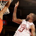 NWA Media/ANTHONY REYES -- Arkansas junior Marshawn Powell (33) shoots against Auburn in the second ...