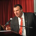 Bret Bielema completed his nine-man coaching staff on Thursday, hiring Kansas State receivers coach ...