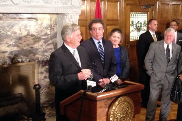 gov-mike-beebe-on-thursday-jan-17-2013-names-former-arkansas-house-speaker-robert-s-moore-jr-to-the-arkansas-highway-commission