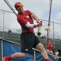 Arkansas Democrat-Gazette/MICHAEL WOODS --06/19/2012-- Arkansas hitter Matt Vinson takes batting pra...