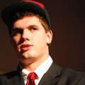 Pulaski Academy tight end Hunter Henry committed to Arkansas in a Monday afternoon ceremony at the s...