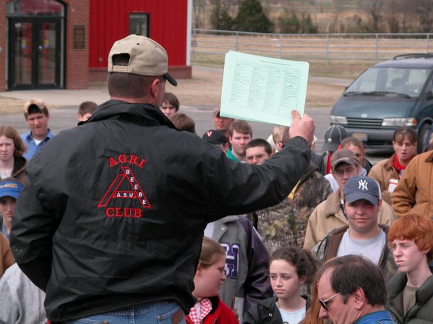 arkansas-state-university-beebes-department-of-agriculture-professor-chuck-wisdom-speaks-to-a-group-of-arkansas-high-school-students-before-the-universitys-annual-agriculture-practice-judging-day-last-year-the-school-has-sponsored-the-event-for-57-years