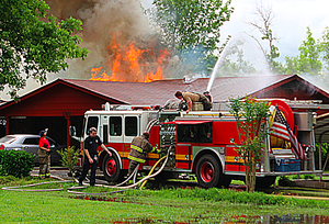 Large house fire shuts Arkansas 365 north of Wrightsville