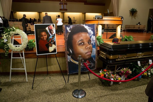 Mourners gather in St. Louis for Michael Brown funeral