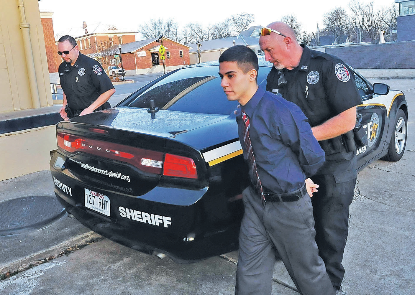 Benton County Sheriff s Office Deputies Bring Ali Matar To Court