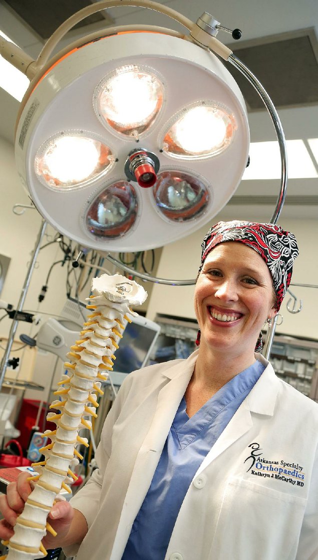 Surgeon works to recruit women for orthopedics