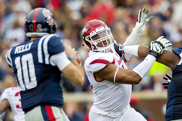 WholeHogSports - Deatrich Wise simplifies, scales DE ranks for Razorbacks