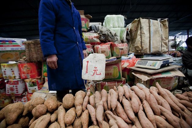 sweet-potatoes-are-for-sale-at-a-market-in-beijing-in-this-file-photo-chinas-farmers-produced-777-million-tons-of-sweet-potatoes-in-2013-more-than-20-times-any-other-country