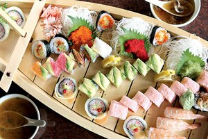 Gina's Chinese Kitchen & Sushi Bar