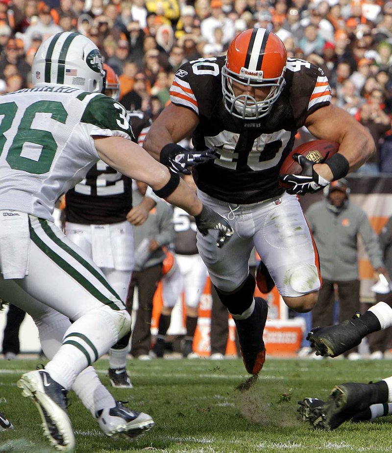 Cleveland Browns RB Peyton Hillis named Madden '12 cover athlete