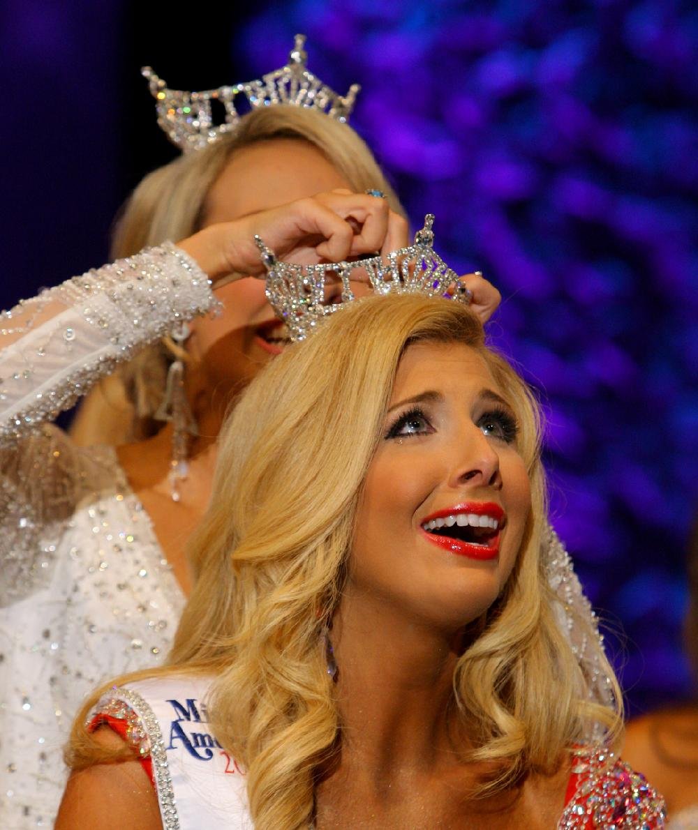 Miss Arkansas is crowned