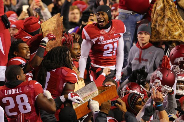 WholeHogSports - CBS to televise Arkansas-Ole Miss