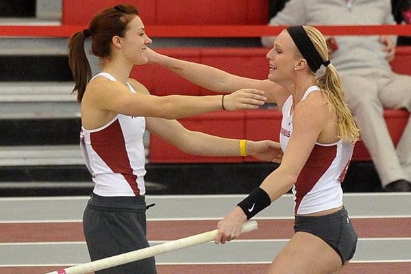 WholeHogSports - Morris breaks NCAA pole vault record