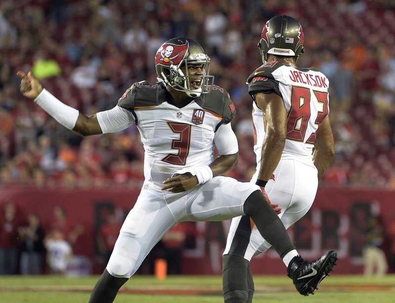 Rookie QB, McDaniel win preseason debut at Buccaneers