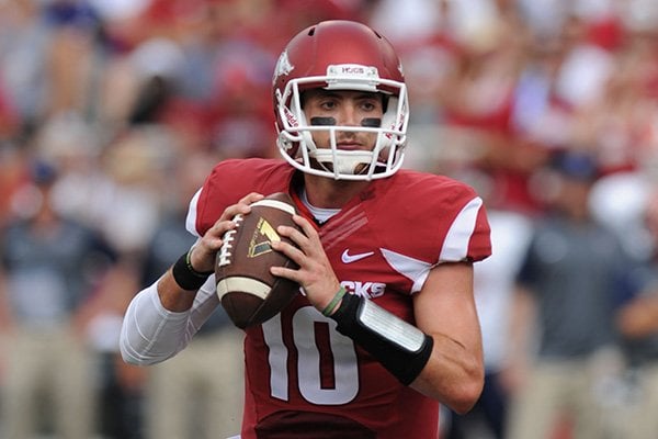 WholeHogSports - Arkansas wins behind Allen's 4 TDs