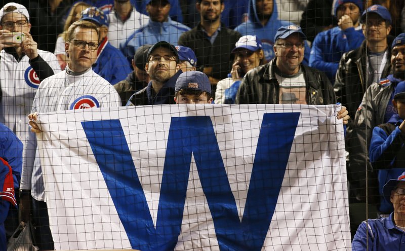 With Steve Bartman gesture, Cubs take focus off night-game flap