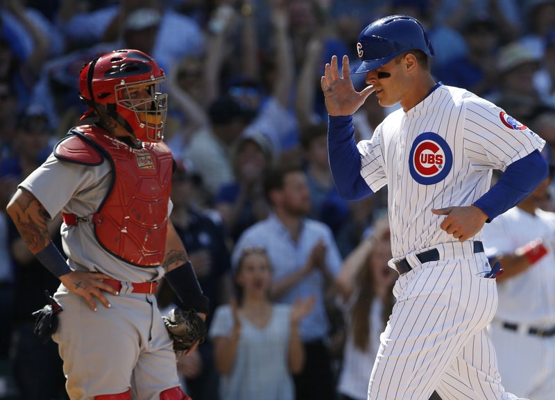 Cubs' Jason Heyward kneed in head, leaves game against Giants