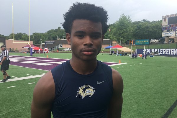 WholeHogSports - Arkansas 2019 WR target Jadon Jackson shines at ...