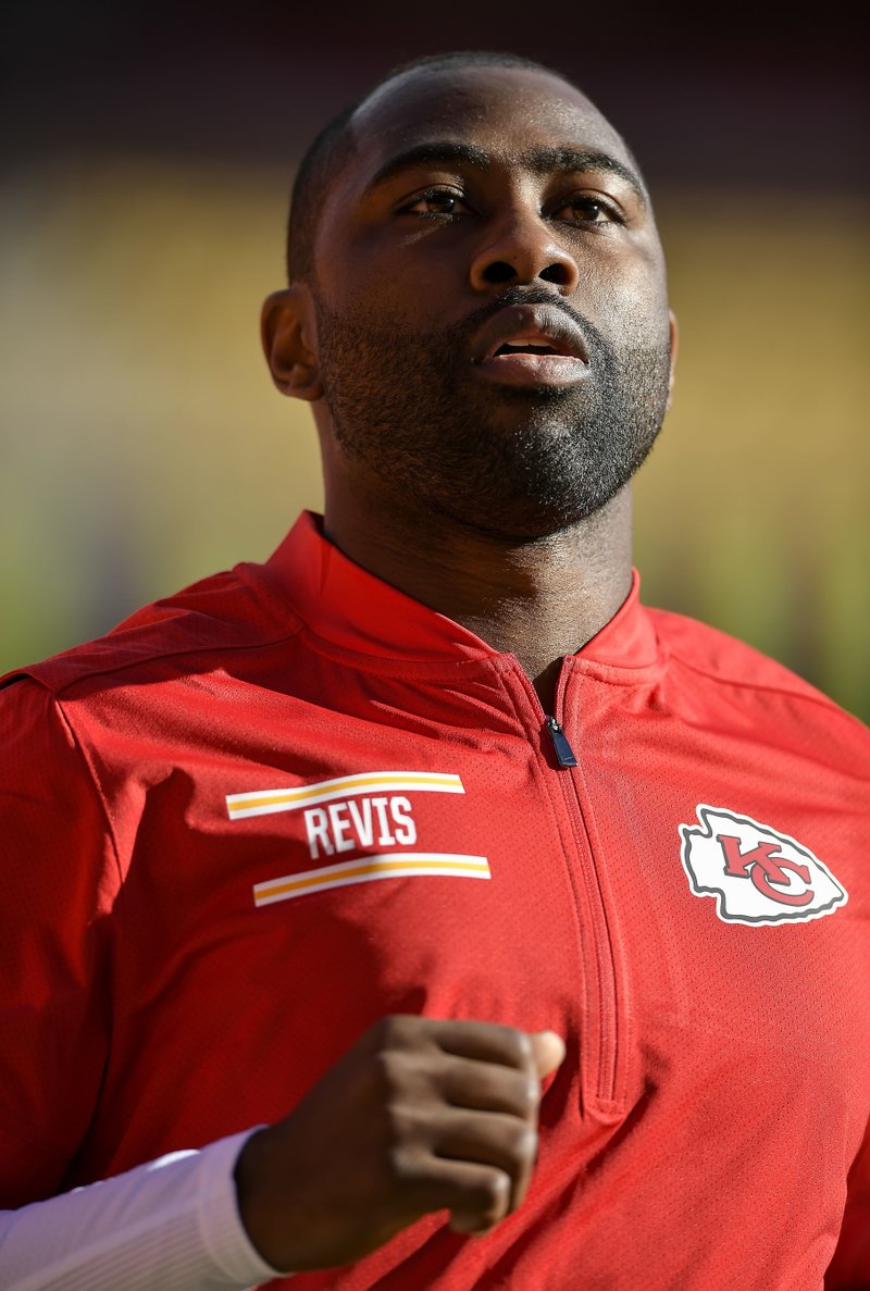 Chiefs Sign Darrelle Revis