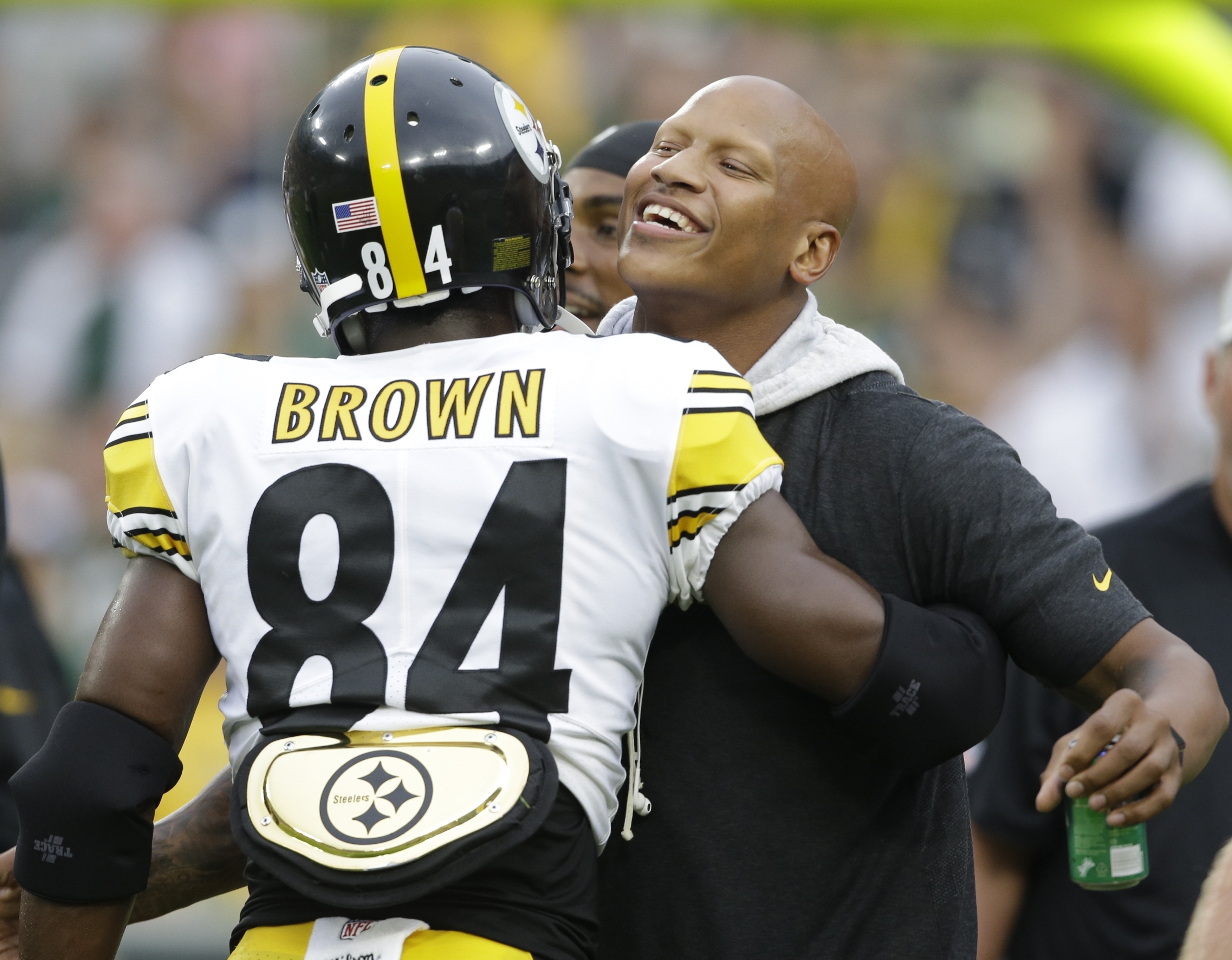 Steelers' Ryan Shazier makes first appearance at practice after