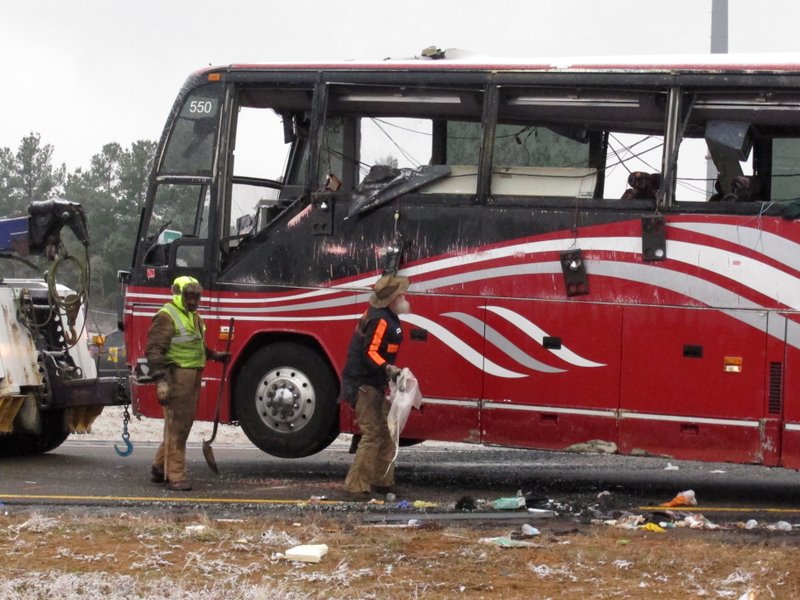 2 Dead, 44 Hurt In Bus Crash On Icy Highway Near Memphis