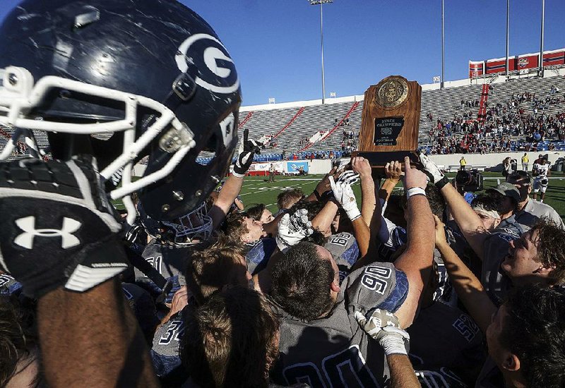 Greenwood Beats Benton Quarterback Holt Leads Bulldogs To Title
