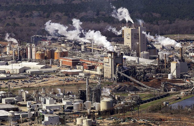 Paper mill fined over foul air; Georgia-Pacific plant in Arkansas to pay $600,000, fix flaws