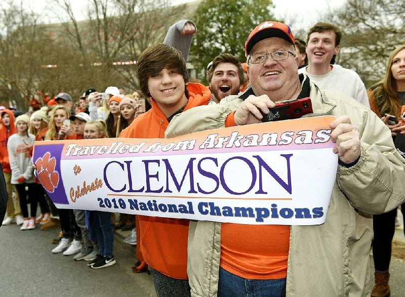 Tigers Celebrate Amid Cheers Doughnuts