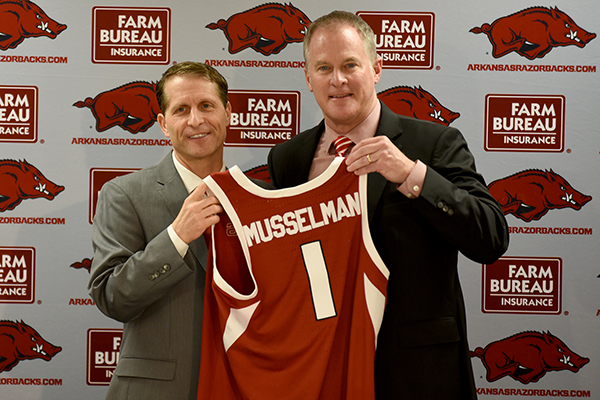 WholeHogSports - VIDEO: Eric Musselman introduced as ...