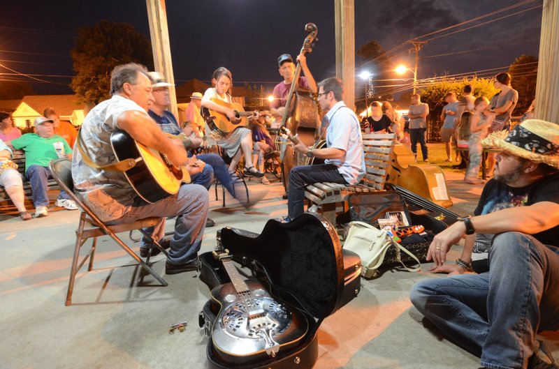 Arkansas Folk Festival starts Friday amid crafts, performing