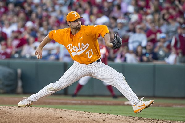 Why Tennessee baseball's Tony Vitello, Arkansas' Dave Horn got heated