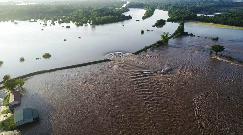 Dardanelle Makes last Ditch Flood Effort