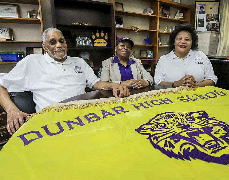 Dunbar Mann Alumni Set To Get Together June 26 29 - 